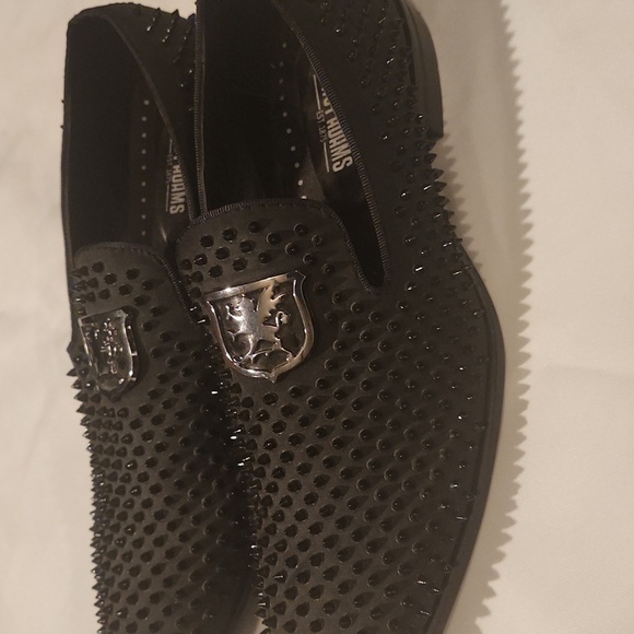Stacy Adams Men's Black Spiked Loafers - Picture 2 of 7